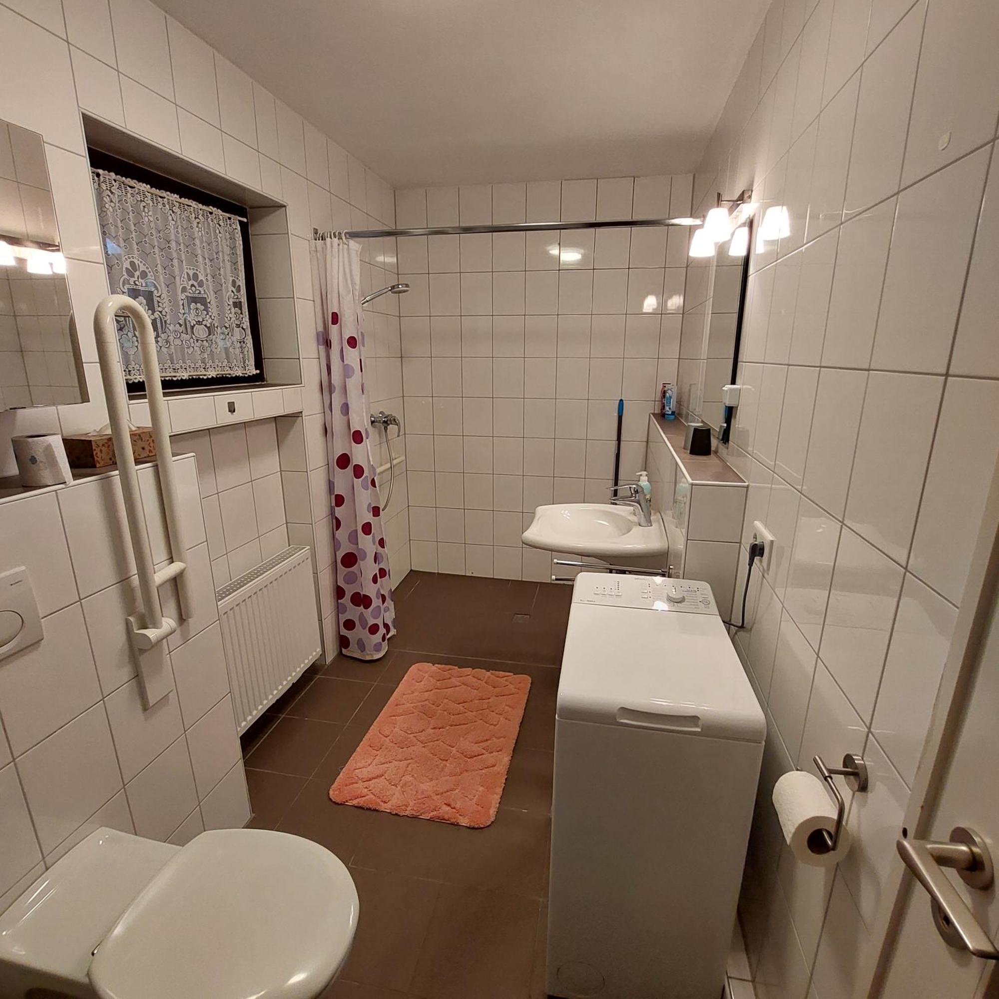 Grosszuegige Wohnung Mit Terrasse Wuerzburg, Zell Zell am Main Exteriör bild